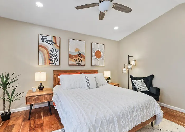 Spacious Cozy And Furnished Bedroom Private Bathroom, Close To Everything